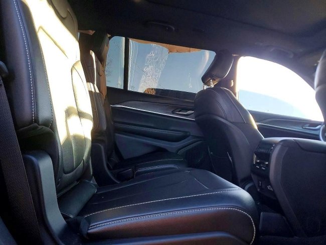 Salvage 2024 Jeep Grand Cherokee L Limited in Black