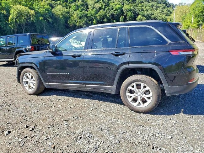 Salvage 2023 Jeep Grand Cherokee Limited in Black