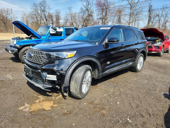 Salvage 2022 Ford Explorer King Ranch in Black