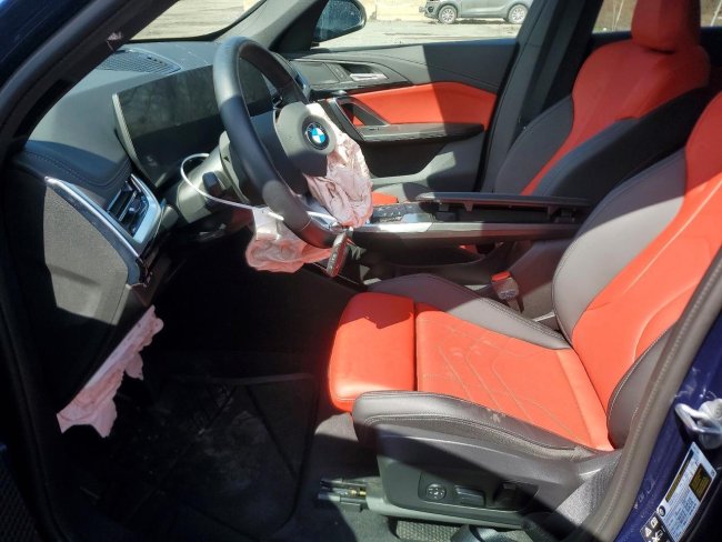 Salvage 2025 Bmw X1 Xdrive28i in Синий