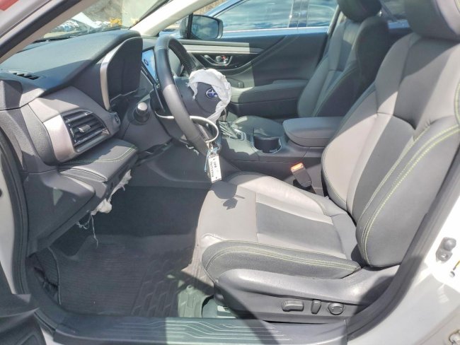 Salvage 2025 Subaru Outback Onyx Edition in Белый