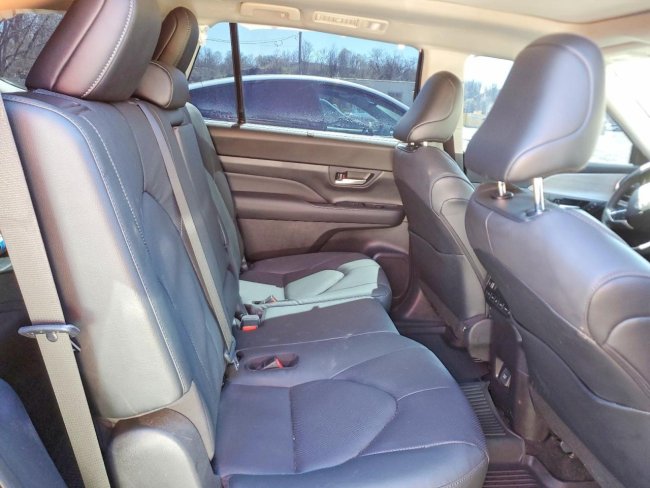 Salvage 2026 Toyota Grand Highlander Hybrid Limited in Black