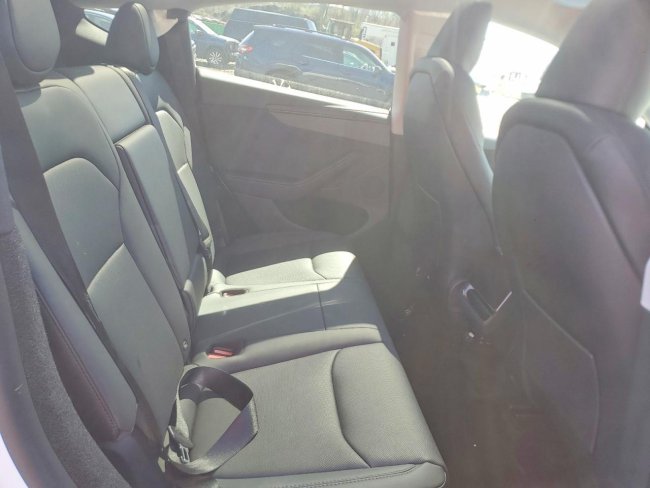 Salvage 2026 Tesla Model Y  in Белый