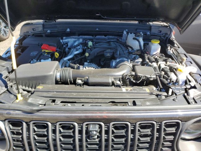 Salvage 2024 Jeep Gladiator Rubicon in Серый