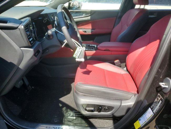 Salvage 2025 Lexus Nx 350  in Черный