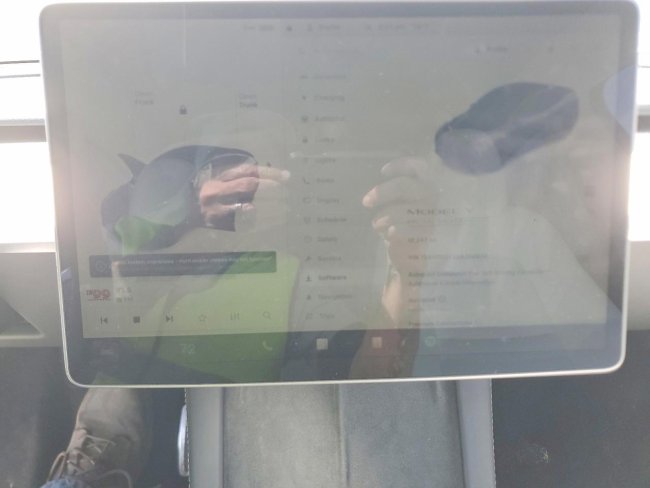 Salvage 2025 Tesla Model Y  in Серый