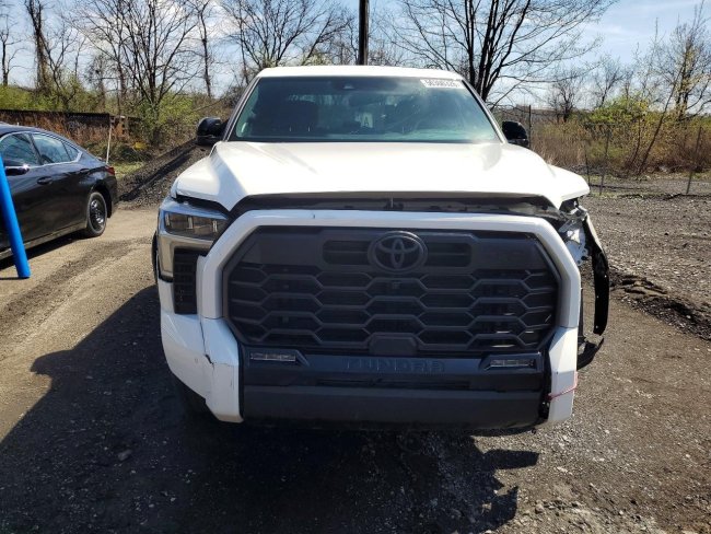 Salvage 2026 Toyota Tundra Limited in White