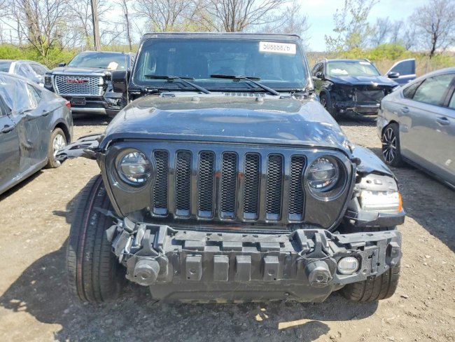 Salvage 2022 Jeep Wrangler Unlimited Sahara in Black