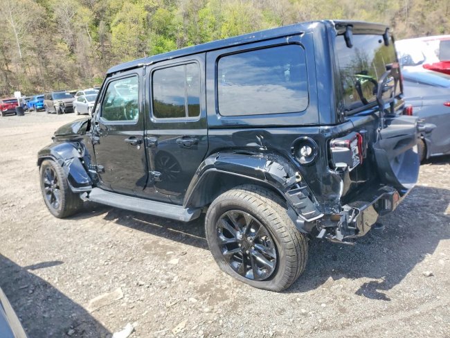 Salvage 2022 Jeep Wrangler Unlimited Sahara in Black