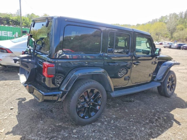 Salvage 2022 Jeep Wrangler Unlimited Sahara in Black