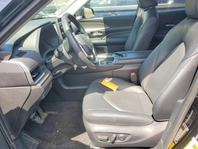 Salvage 2025 Toyota Grand Highlander Xle in Black