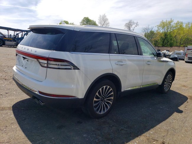 Salvage 2023 Lincoln Aviator  in White