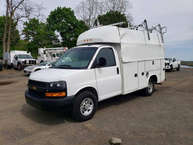 Salvage 2024 Chev Express  in White