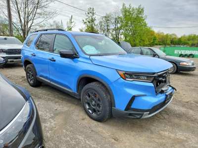 Salvage 2025 Honda Pilot Trailsport in Blue