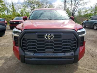 Salvage 2022 Toyota Tundra Limited in Burgundy