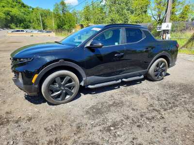 Salvage 2024 Hyundai Santa Cruz  in Black