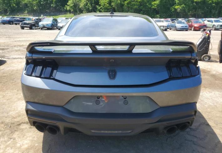 Salvage 2024 Ford Mustang Dark Horse in Серый