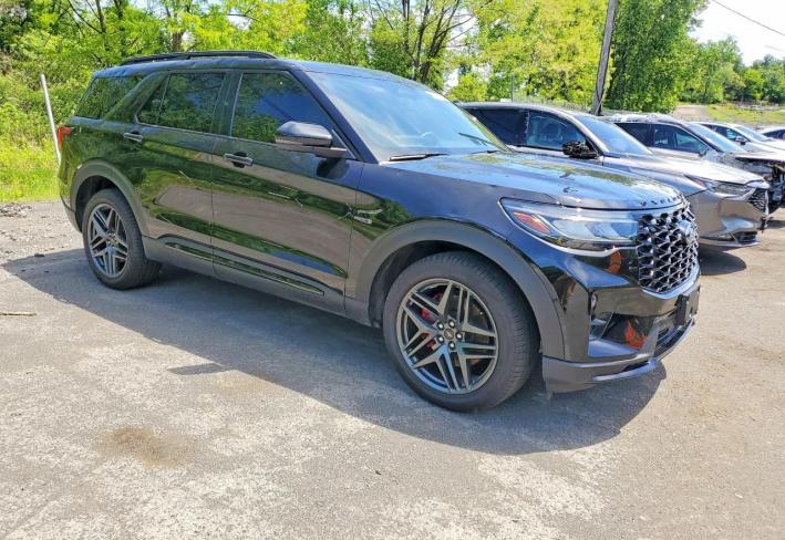 Salvage 2025 Ford Explorer St in Черный