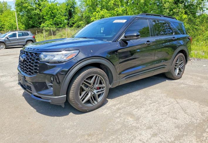 Salvage 2025 Ford Explorer St in Черный