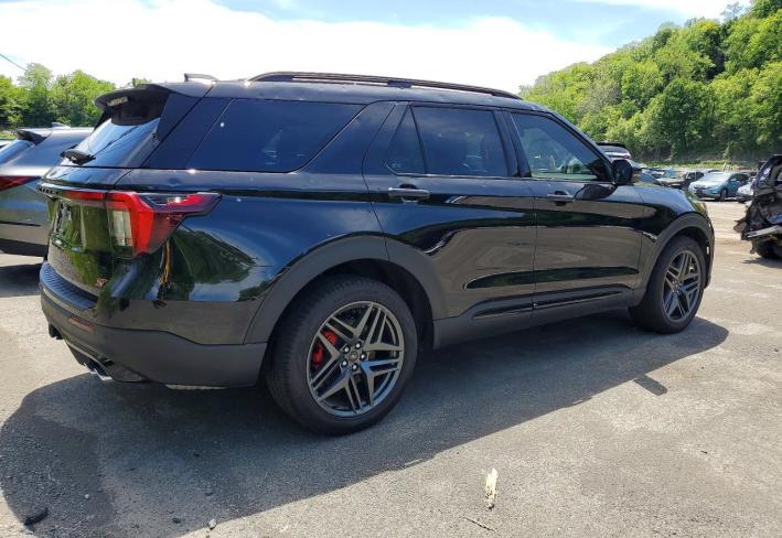 Salvage 2025 Ford Explorer St in Черный