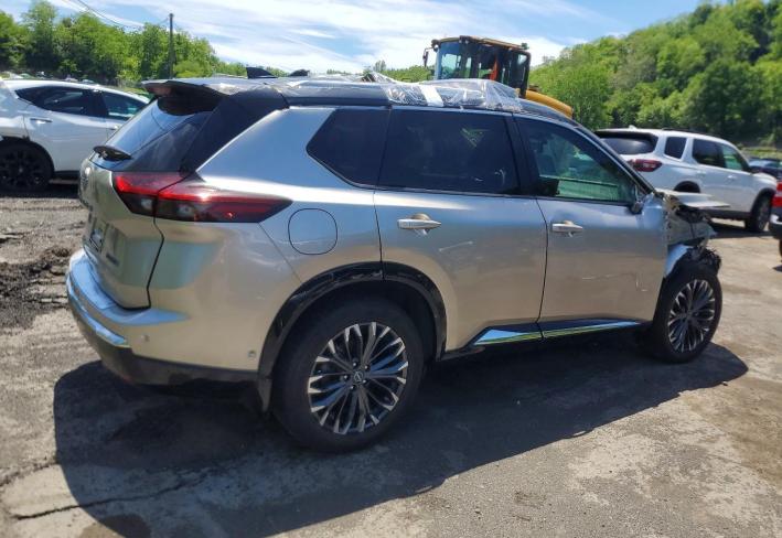 Salvage 2025 Nissan Rogue Platinum in Золотой