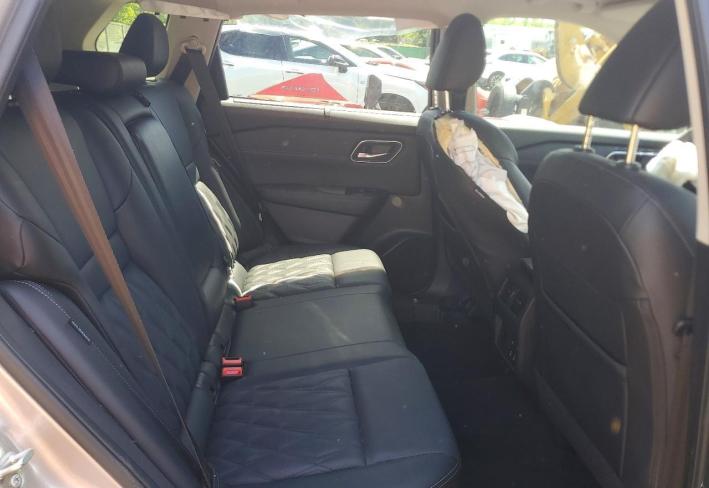 Salvage 2025 Nissan Rogue Platinum in Золотой