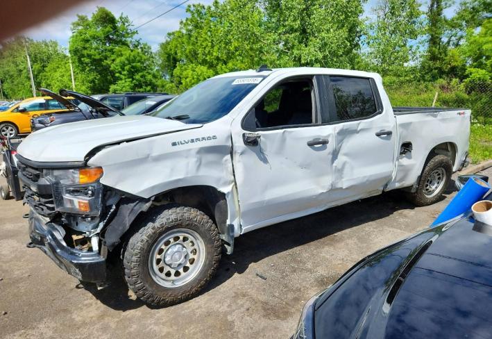 Salvage 2024 Chevrolet Silverado  in Белый