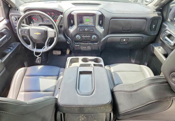 Salvage 2024 Chevrolet Silverado  in Белый