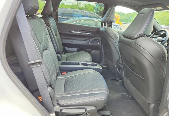 Salvage 2025 Infiniti Qx60 Autograph in White