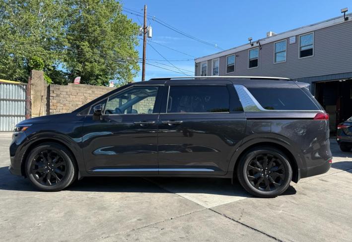 Salvage 2023 Kia Carnival Sx Prestige in Черный