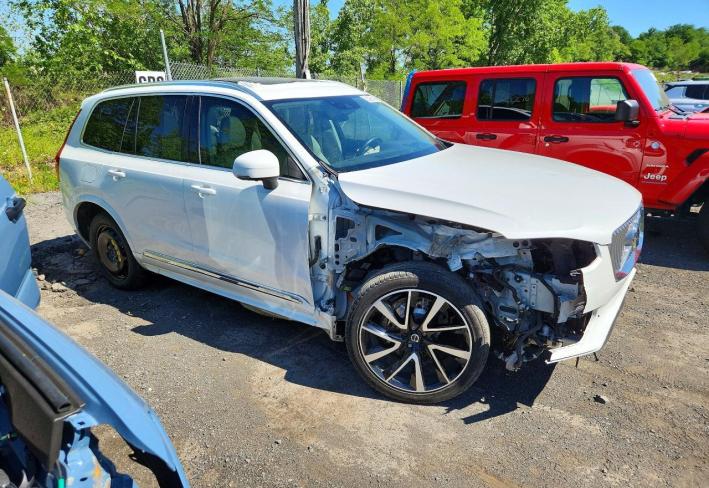 Salvage 2021 Volvo Xc90 T8 Recharge Inscription Express in White