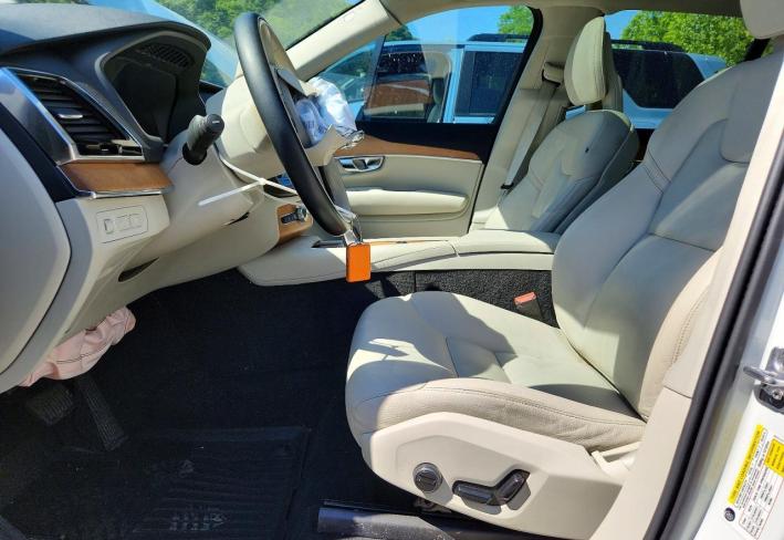 Salvage 2021 Volvo Xc90 T8 Recharge Inscription Express in White