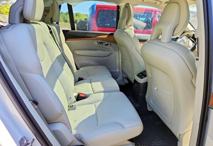 Salvage 2021 Volvo Xc90 T8 Recharge Inscription Express in White