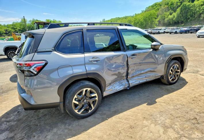 Salvage 2025 Subaru Forester Limited in Blue
