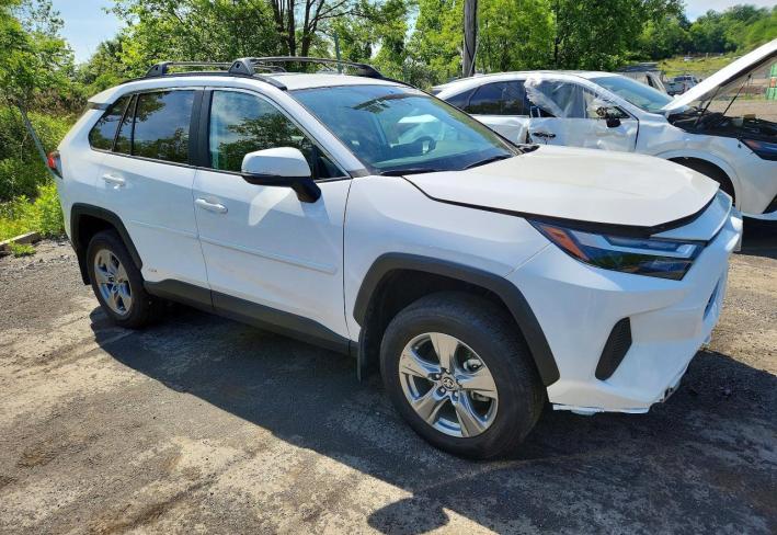 Salvage 2025 Toyota Rav4 Hybrid Xle in White