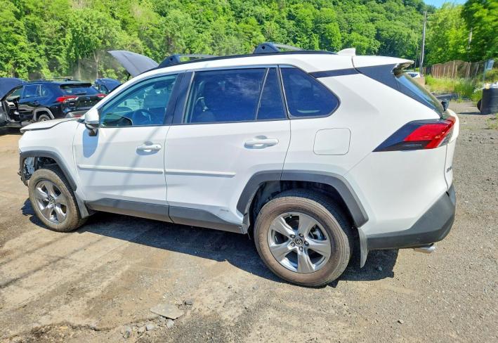 Salvage 2025 Toyota Rav4 Hybrid Xle in White