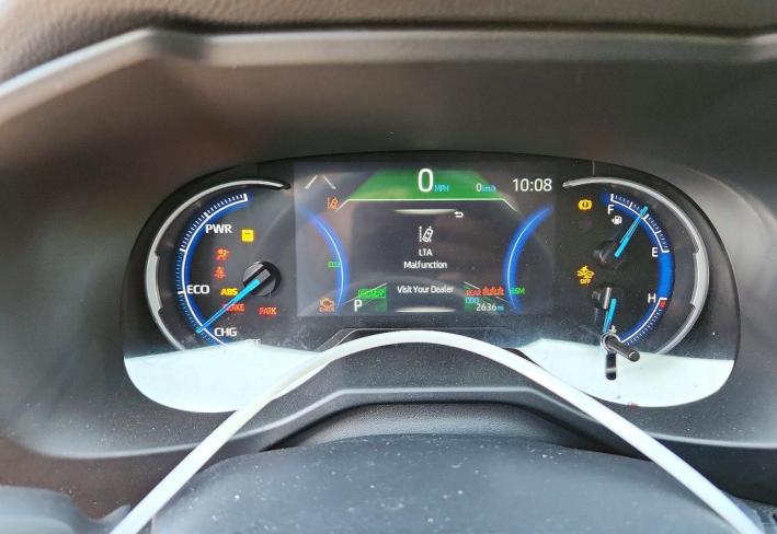 Salvage 2025 Toyota Rav4 Hybrid Xle in White