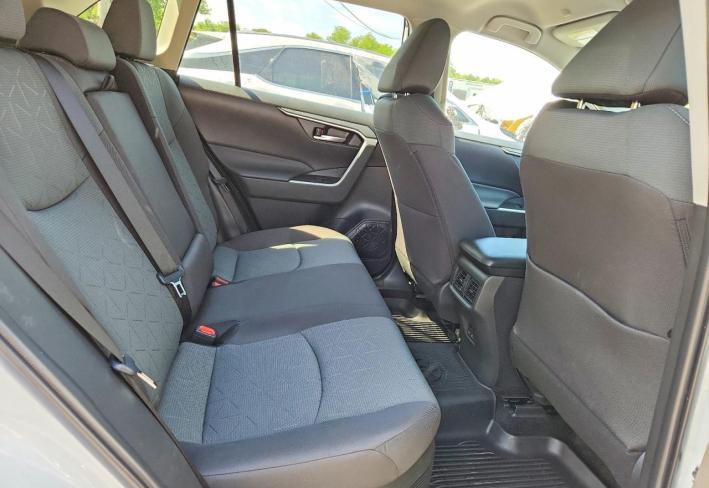 Salvage 2025 Toyota Rav4 Hybrid Xle in White