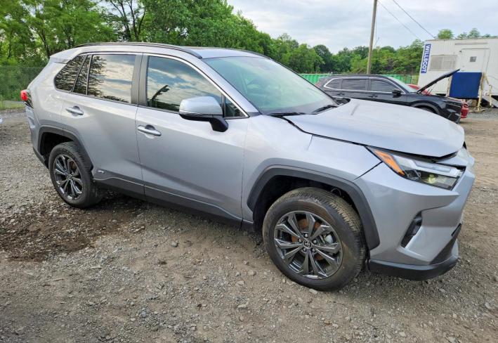 Salvage 2025 Toyota Rav4 Xle Premium in Silver