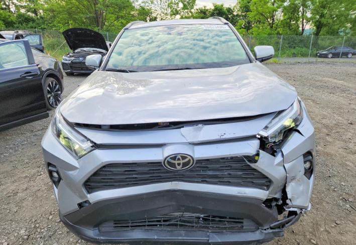 Salvage 2025 Toyota Rav4 Xle Premium in Silver