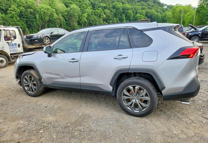 Salvage 2025 Toyota Rav4 Xle Premium in Silver