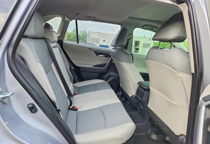 Salvage 2025 Toyota Rav4 Xle Premium in Silver