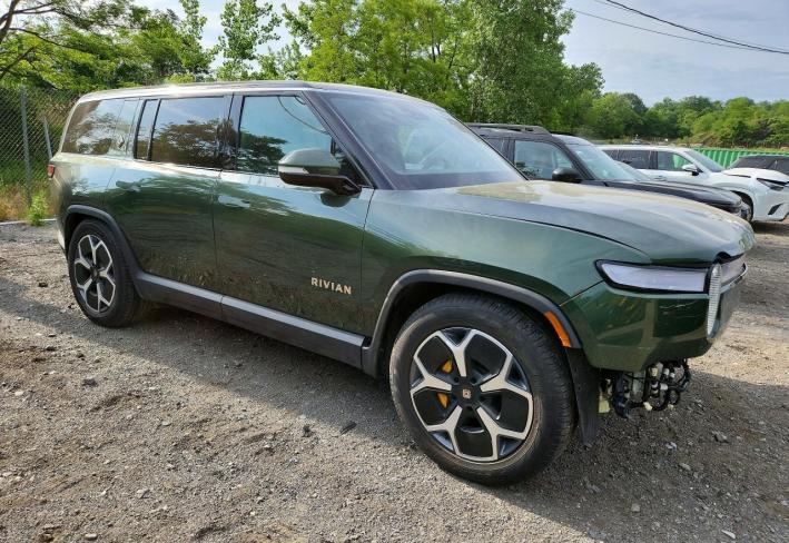 Salvage 2024 Rivian R1s Adventure in Green