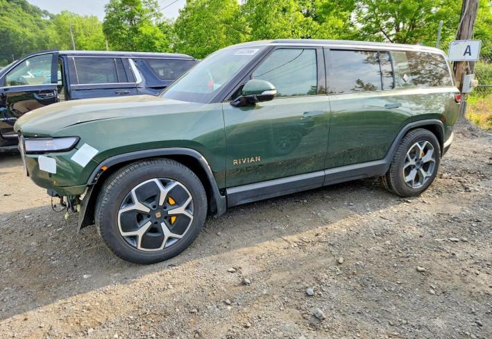 Salvage 2024 Rivian R1s Adventure in Green