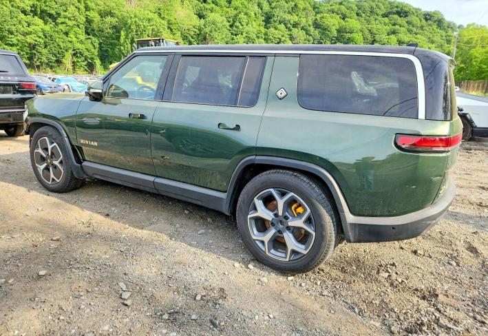 Salvage 2024 Rivian R1s Adventure in Green