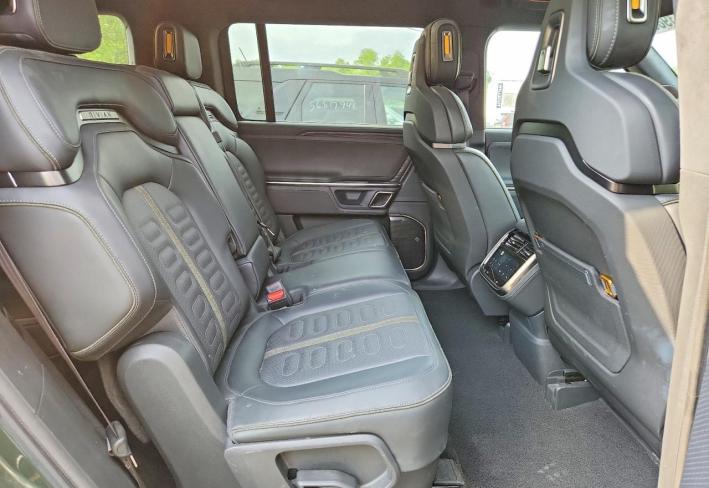 Salvage 2024 Rivian R1s Adventure in Green