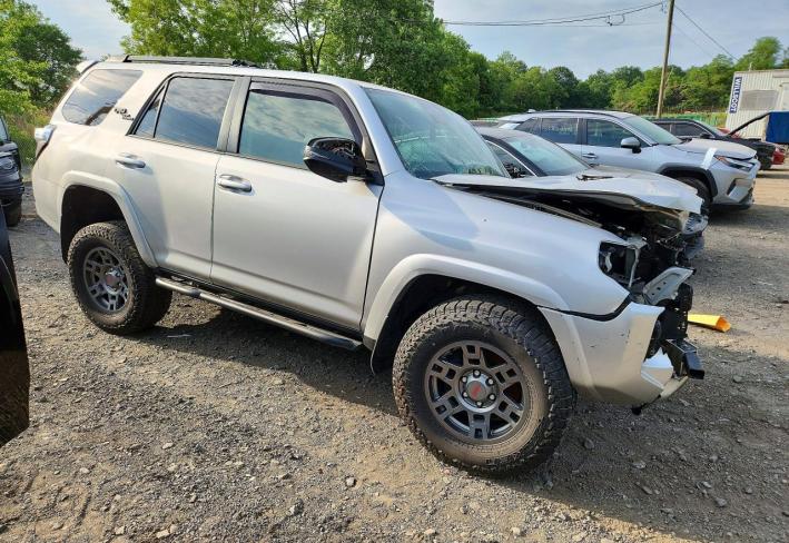 Salvage 2022 Toyota 4runner Trd Off-road Premium in Silver
