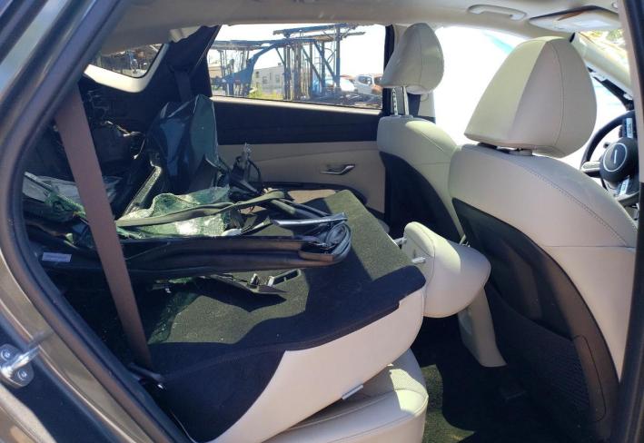 Salvage 2025 Hyundai Tucson Hybrid Limited in Gray