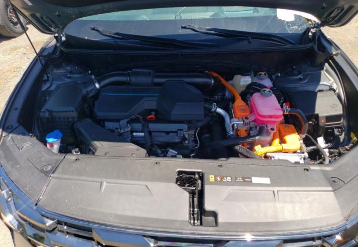 Salvage 2025 Hyundai Tucson Hybrid Limited in Gray