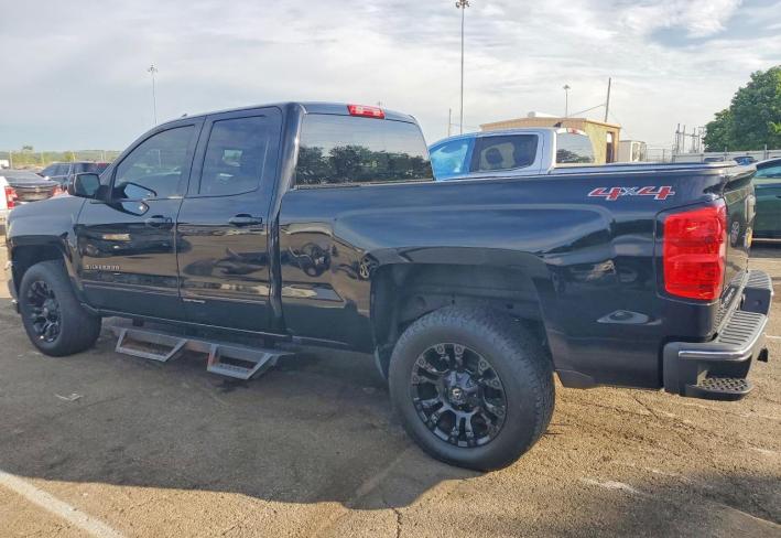 Salvage 2016 Chevrolet Silverado K1500 Lt in Black